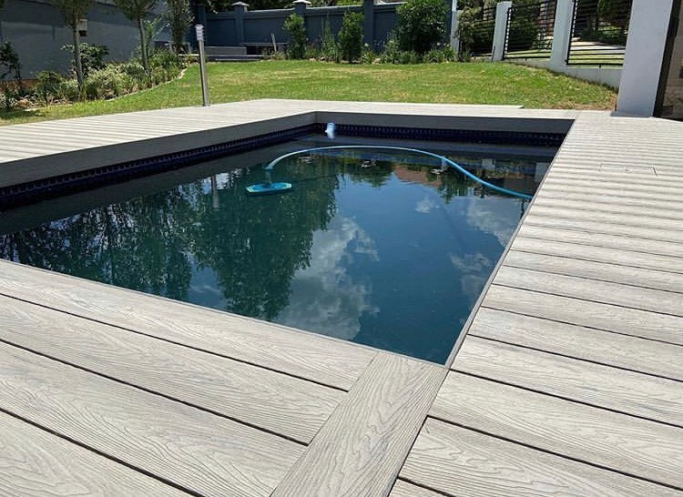 Composite Wood Decking Around Swimming Pools: Benefits, Tips and More!